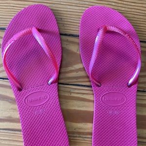 Havainas slim fit women’s flip flops